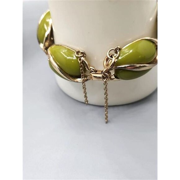 Vintage Coro Gold-tone Olive Green Thermoset Necklace and Bracelet Set - Picture 3 of 5